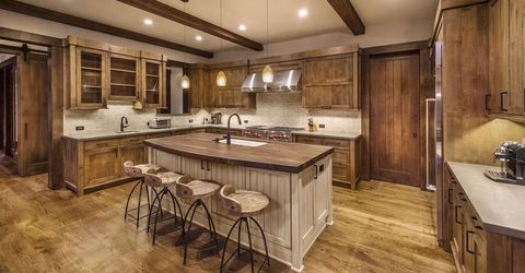 8221 Valhalla Drive, Truckee, CA 96161 Photo