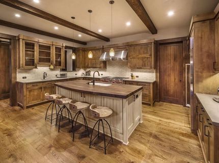 8221 Valhalla Drive, Truckee, CA 96161 Photo