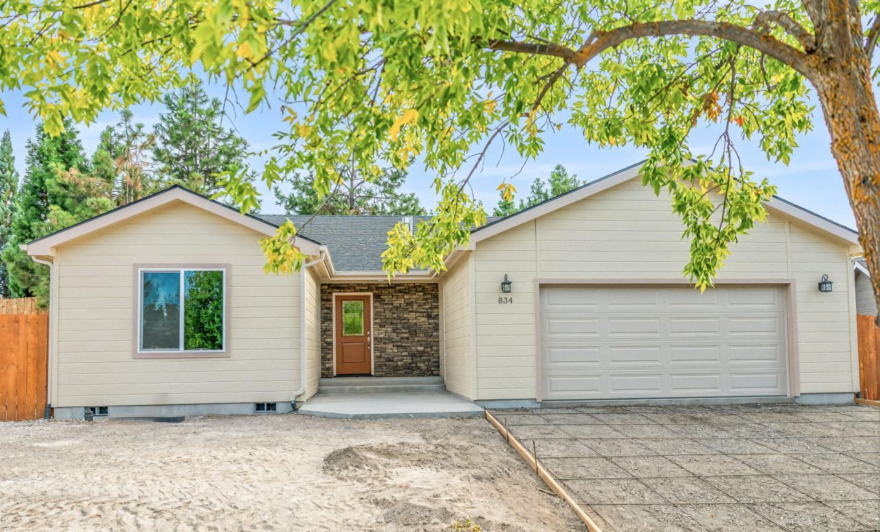 834 Quail Park Circle, Klamath Falls, OR 97601 Main Photo