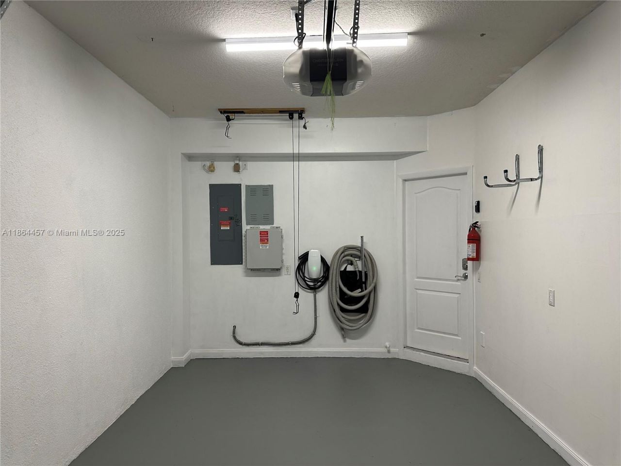 197 E Santa Barbara Way, Palm Beach Gardens, FL 33410 Photo