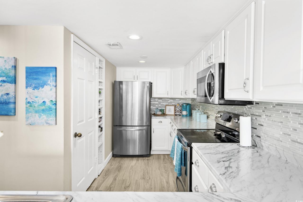 1108 N Waccamaw Dr. Photo 7