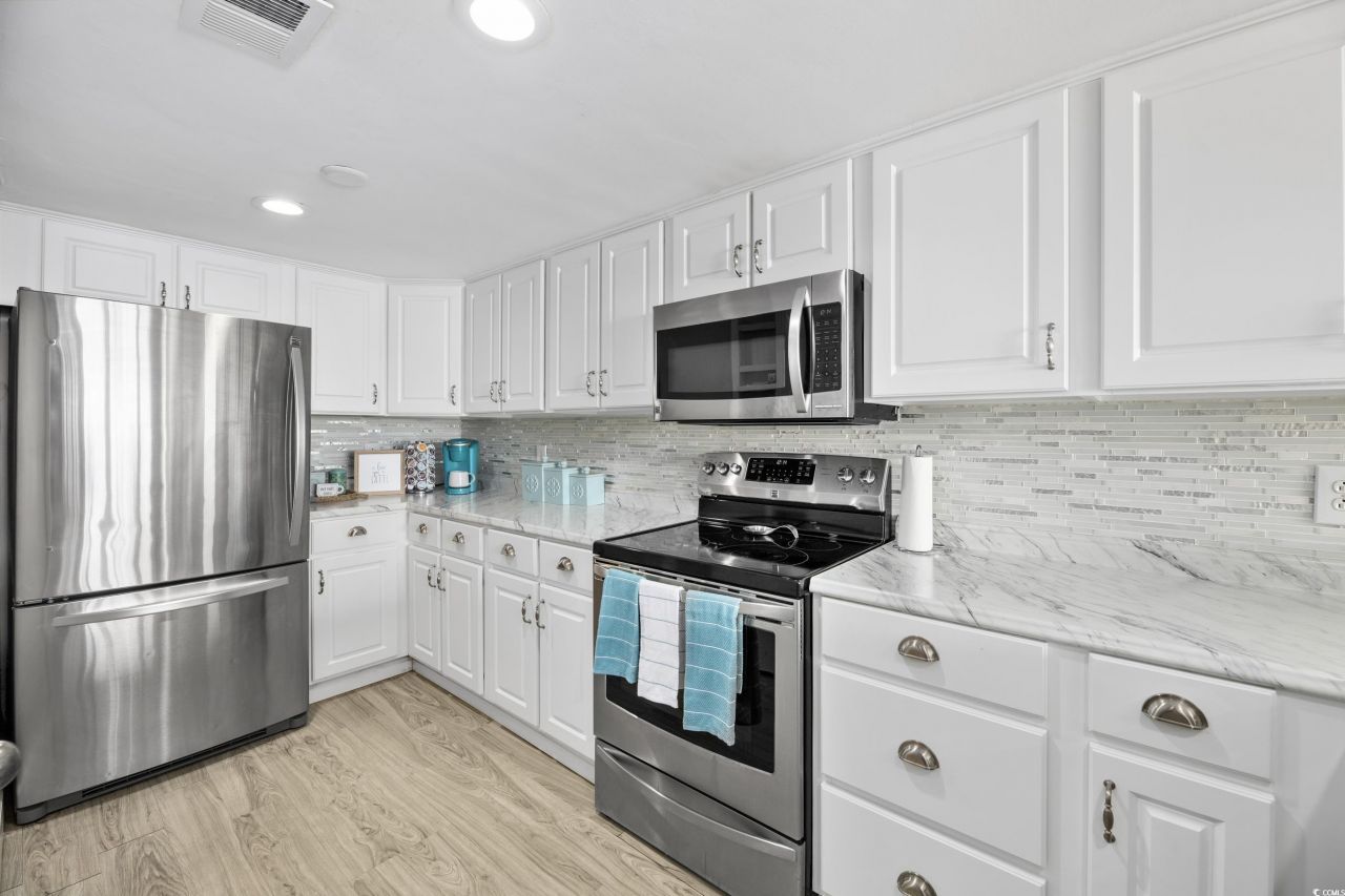 1108 N Waccamaw Dr. Photo 9