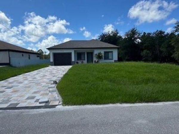520 Millcreek ST, LEHIGH ACRES, FL 33974