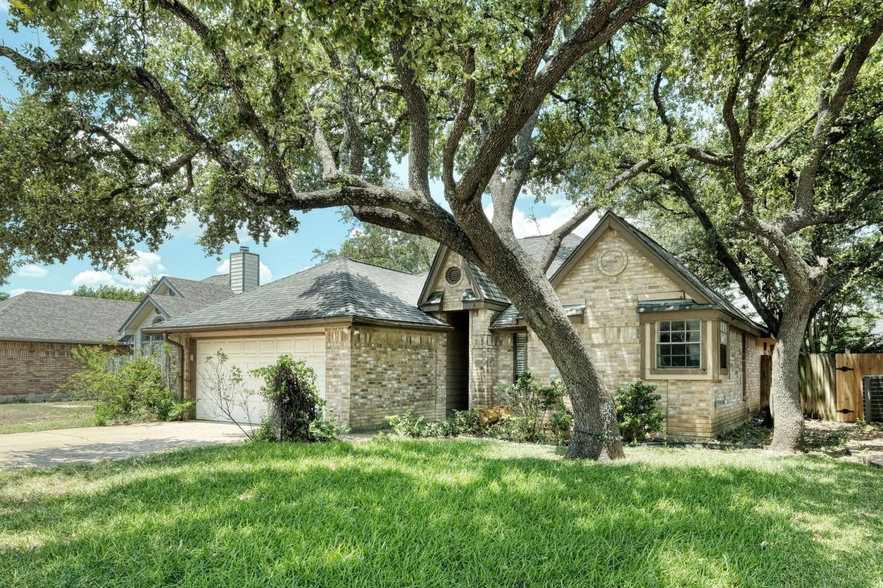 2208 E Raintree Path, Round Rock, TX 78664 Main Photo