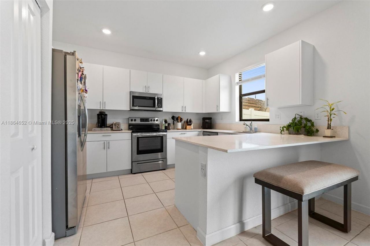 20380 NW 5th Ct, Miami Gardens, FL 33169 Photo