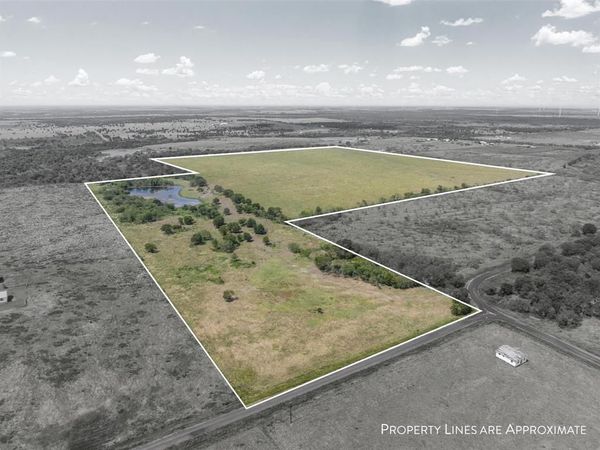 682 W Somers Lane, Axtell, TX 76624