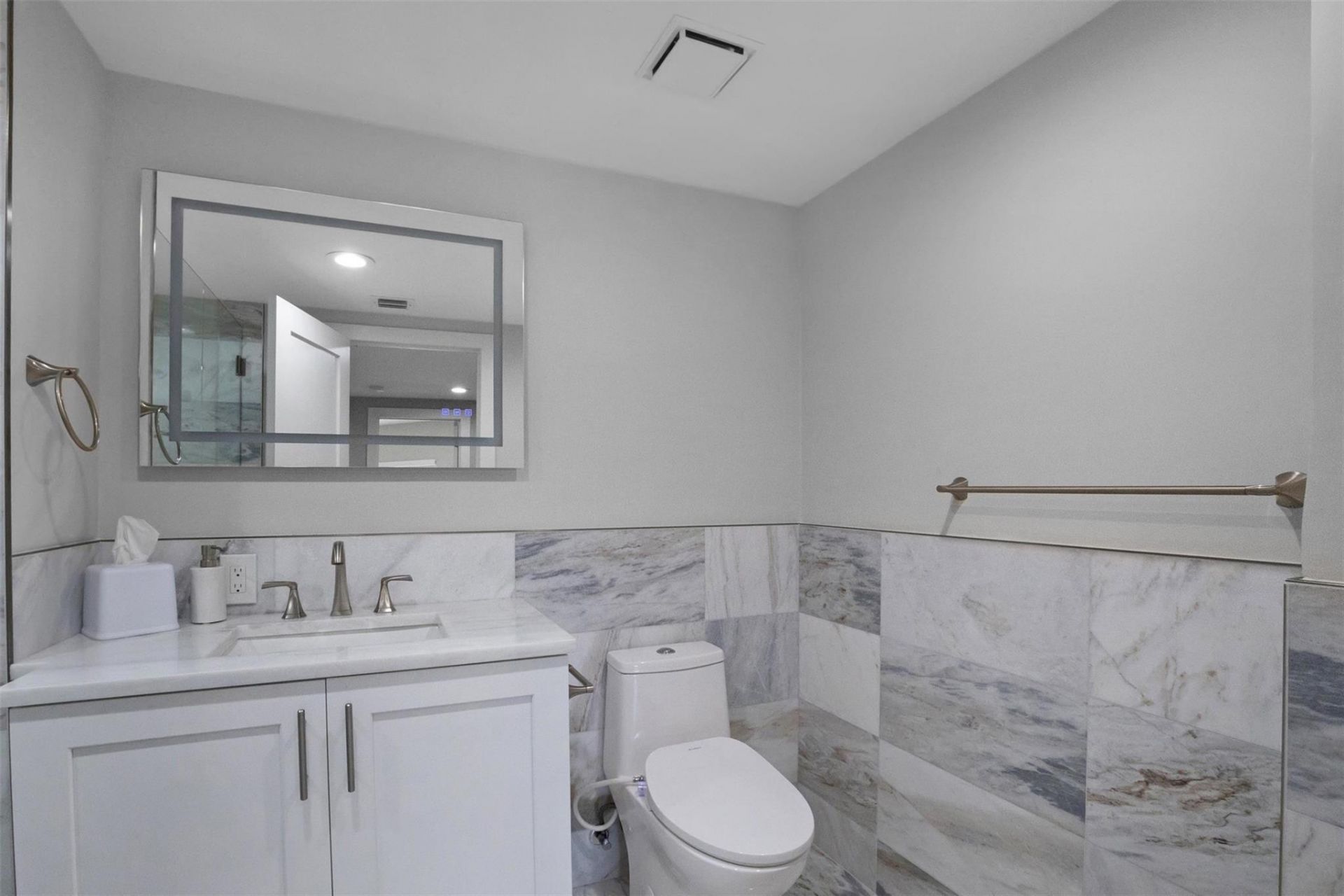 333 Sunset Drive, Unit 208, Fort Lauderdale, FL 33301 Photo