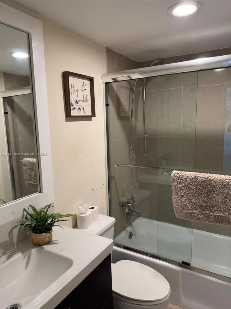 3801 S Ocean Dr, Unit 14V, Hollywood, FL 33019 Photo