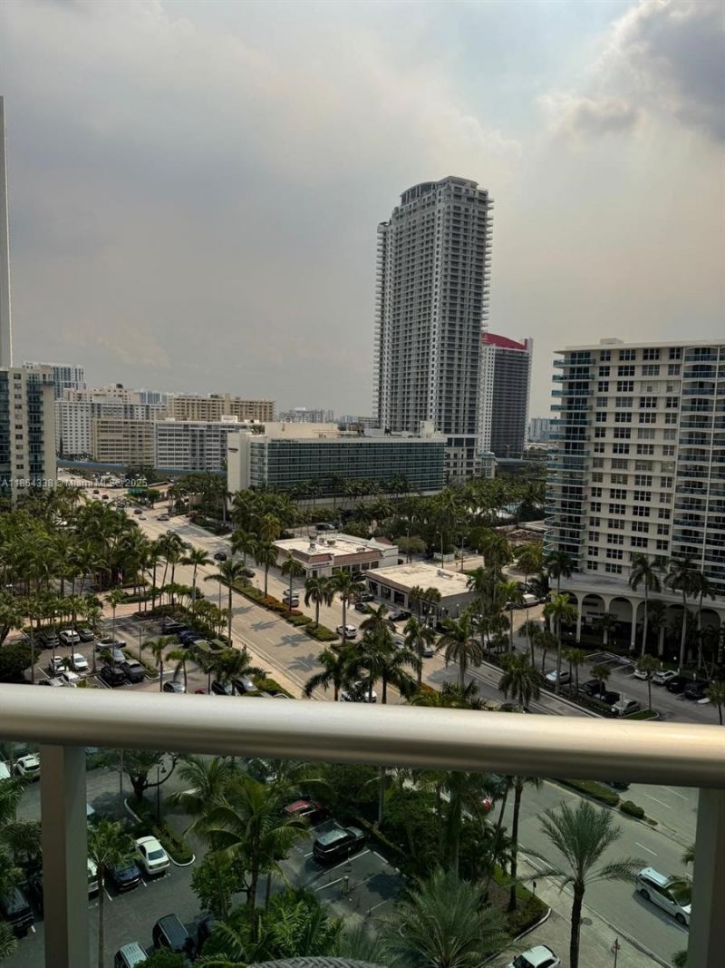 3801 S Ocean Dr, Unit 14V, Hollywood, FL 33019 Photo