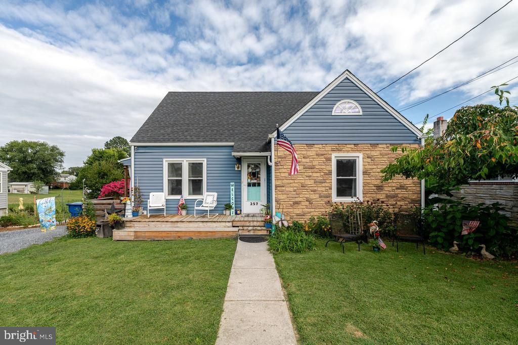 257 Center Street, Timberville, VA 22853 Main Photo