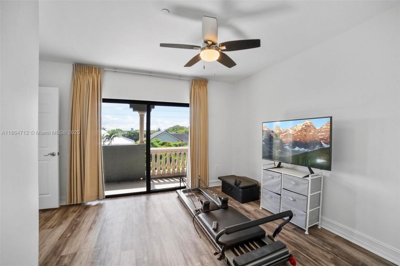 542 NE 17th Ave, Unit 542, Fort Lauderdale, FL 33301 Photo