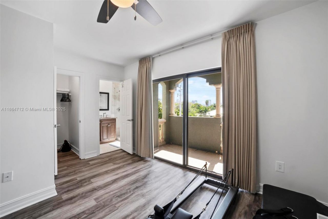 542 NE 17th Ave, Unit 542, Fort Lauderdale, FL 33301 Photo