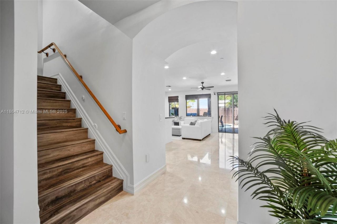 542 NE 17th Ave, Unit 542, Fort Lauderdale, FL 33301 Photo