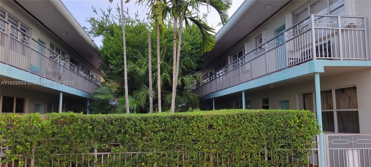 1265 Marseille Dr, Unit 31, Miami Beach, FL 33141 Photo