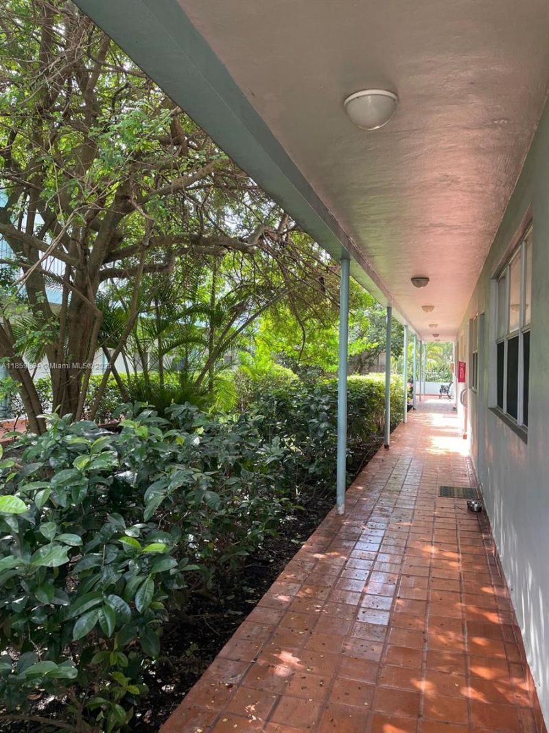 1265 Marseille Dr, Unit 31, Miami Beach, FL 33141 Photo