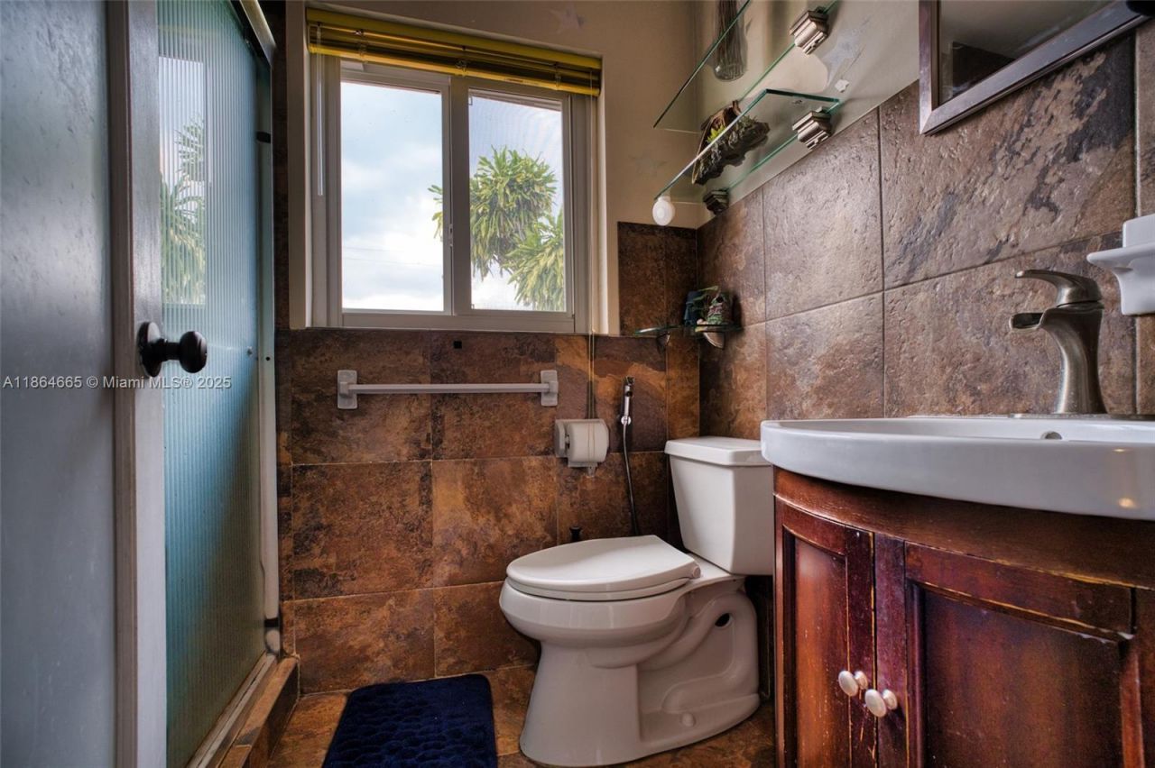 1923 Dewey St, Hollywood, FL 33020 Photo