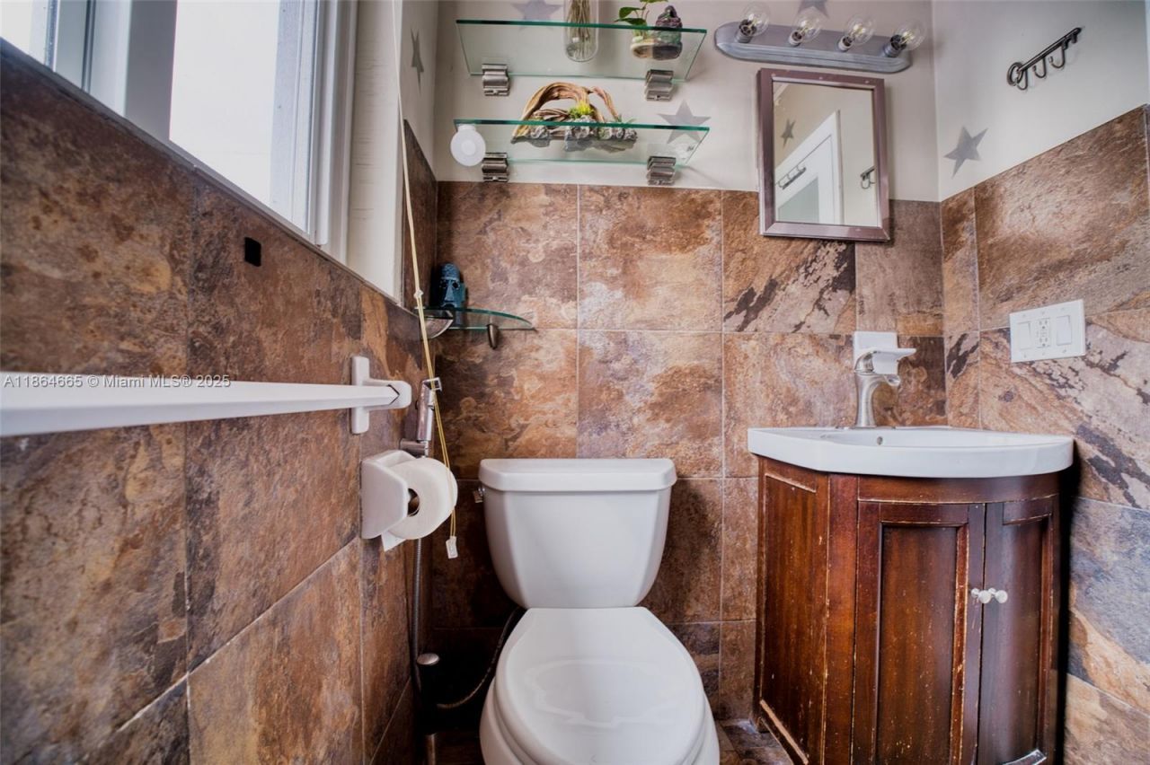 1923 Dewey St, Hollywood, FL 33020 Photo