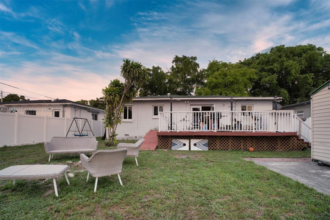 1923 Dewey St, Hollywood, FL 33020 Photo