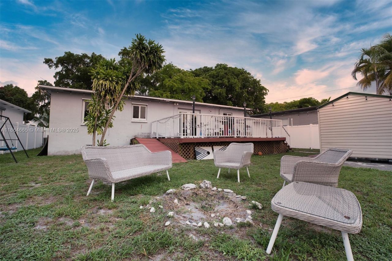 1923 Dewey St, Hollywood, FL 33020 Photo