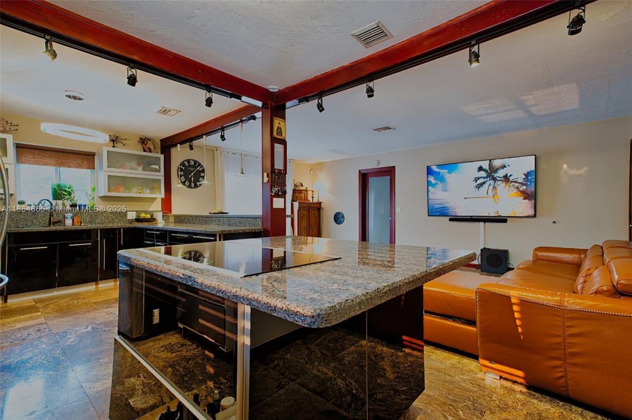 1923 Dewey St, Hollywood, FL 33020 Photo