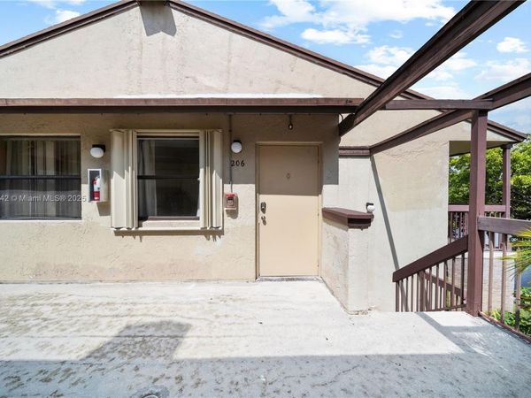 485 NW 210th St, Unit 206, Miami Gardens, FL 33169