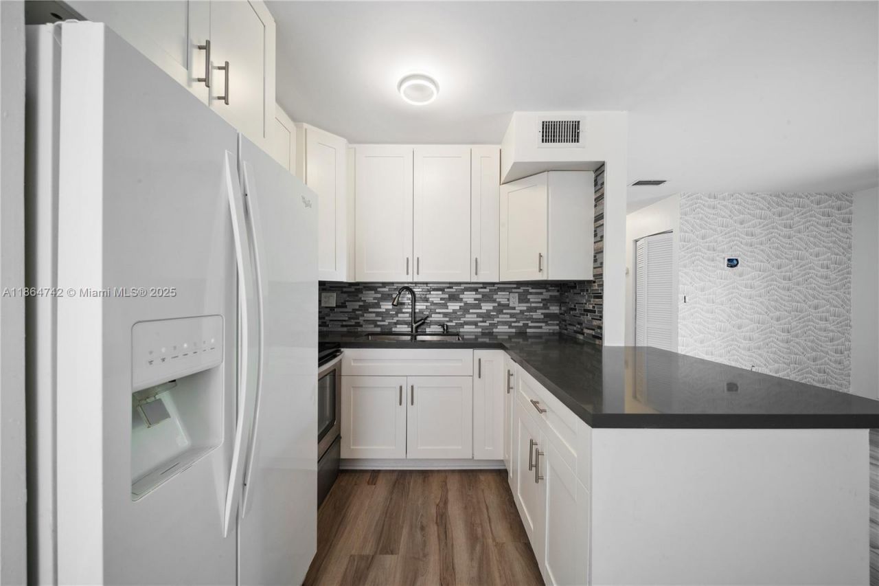 485 NW 210th St, Unit 206, Miami Gardens, FL 33169 Photo