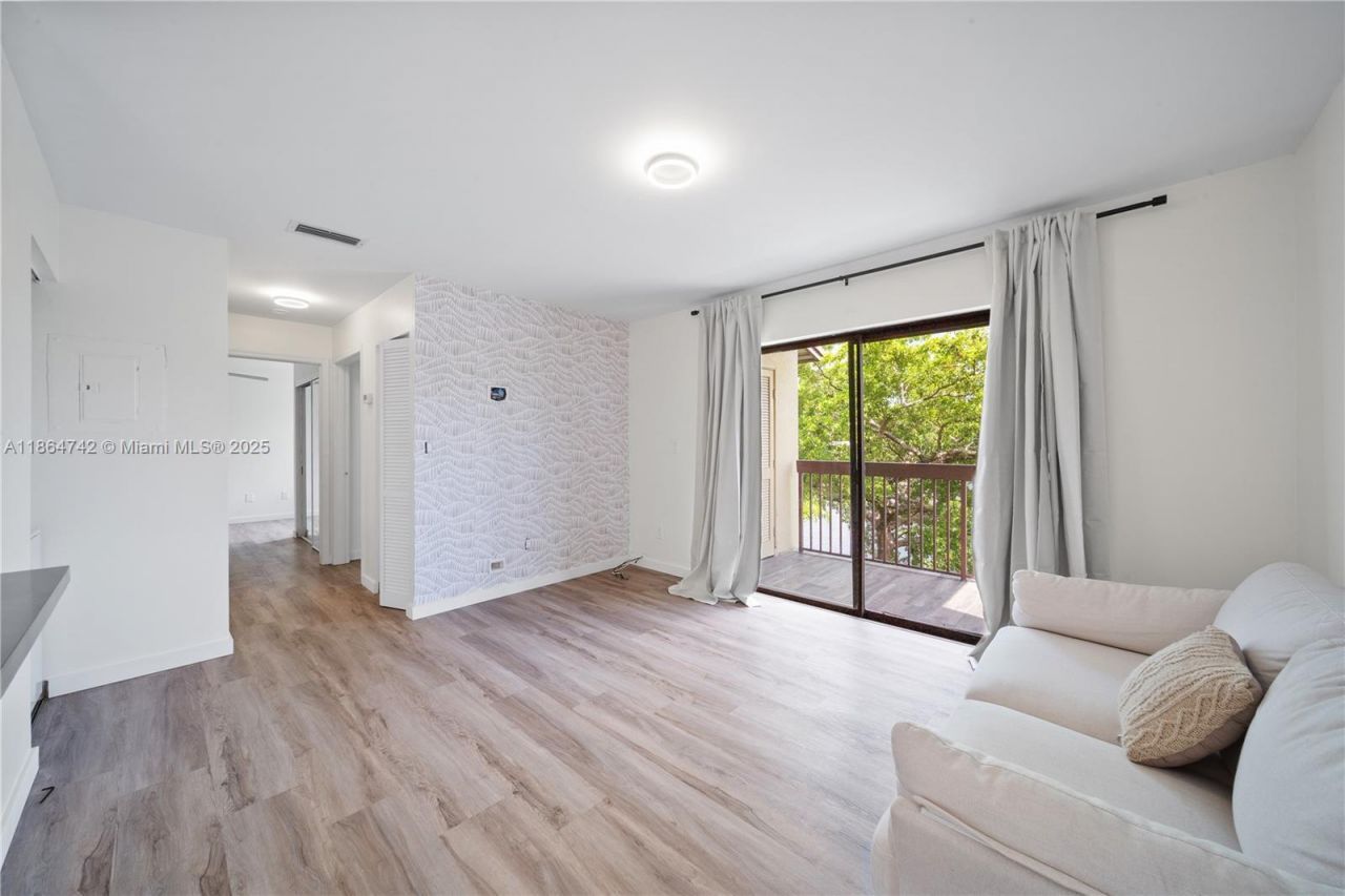 485 NW 210th St, Unit 206, Miami Gardens, FL 33169 Photo