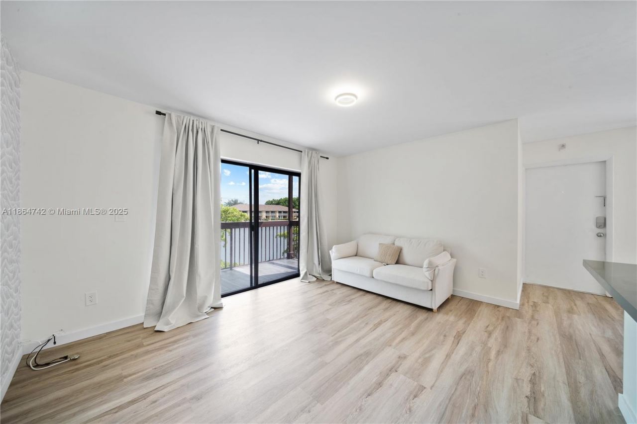 485 NW 210th St, Unit 206, Miami Gardens, FL 33169 Photo