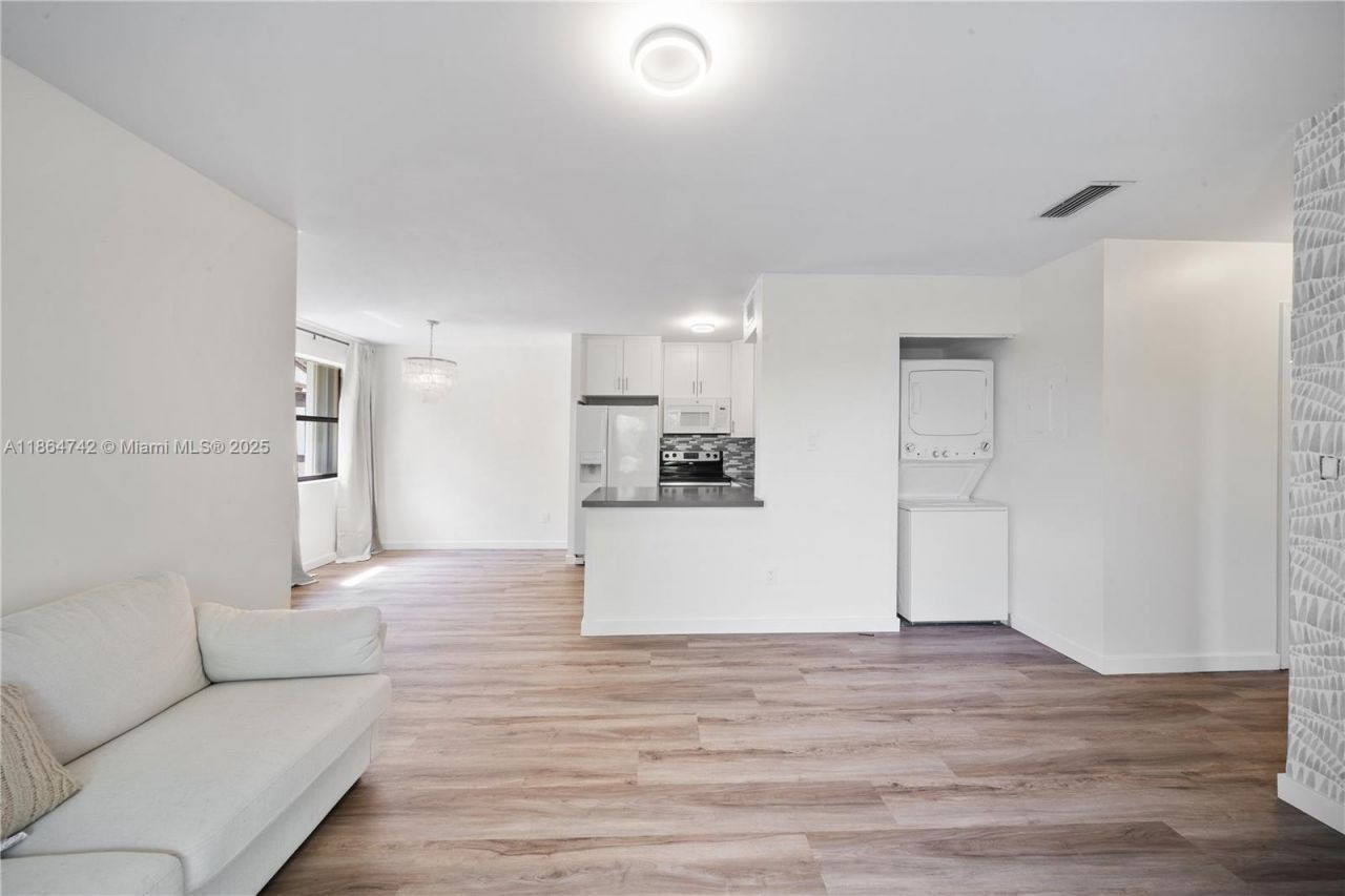 485 NW 210th St, Unit 206, Miami Gardens, FL 33169 Photo