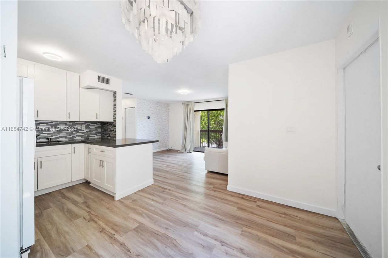 485 NW 210th St, Unit 206, Miami Gardens, FL 33169 Photo