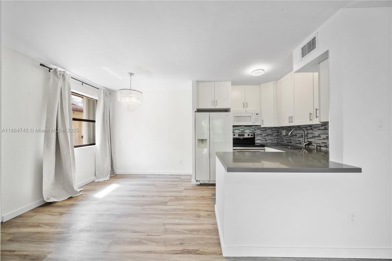 485 NW 210th St, Unit 206, Miami Gardens, FL 33169 Photo