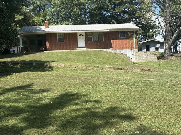 16 Cummings Rd, Summertown, TN 38483