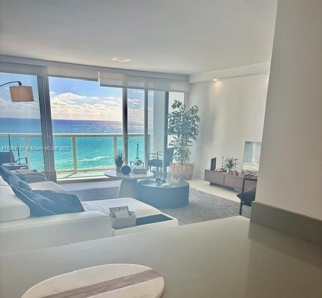 100 Bayview Dr, Unit 1906, Sunny Isles Beach, FL 33160 Photo