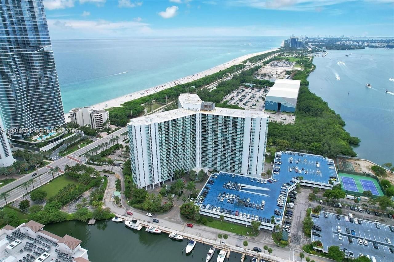 100 Bayview Dr, Unit 1906, Sunny Isles Beach, FL 33160 Photo