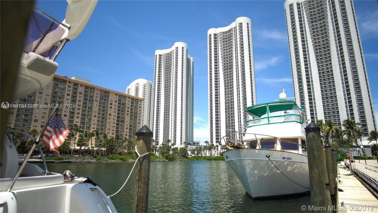 100 Bayview Dr, Unit 1906, Sunny Isles Beach, FL 33160 Photo