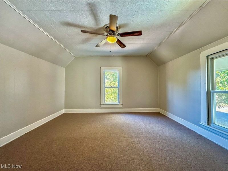 387 4th Street NW, Barberton, OH 44203 Photo 11