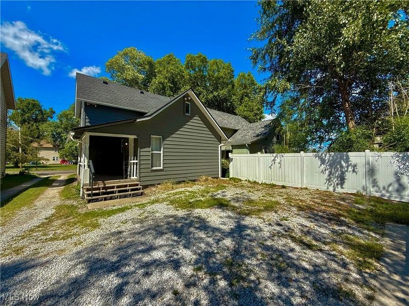 387 4th Street NW, Barberton, OH 44203 Photo 18