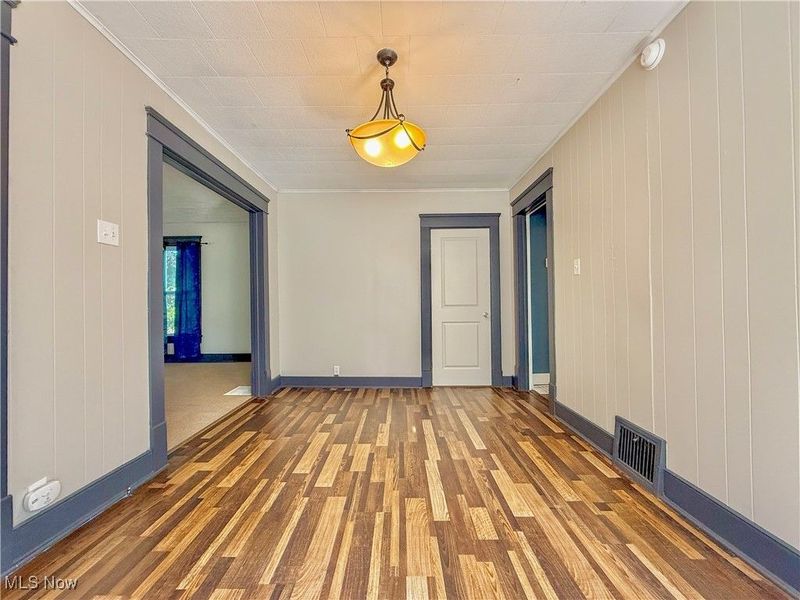 387 4th Street NW, Barberton, OH 44203 Photo 4