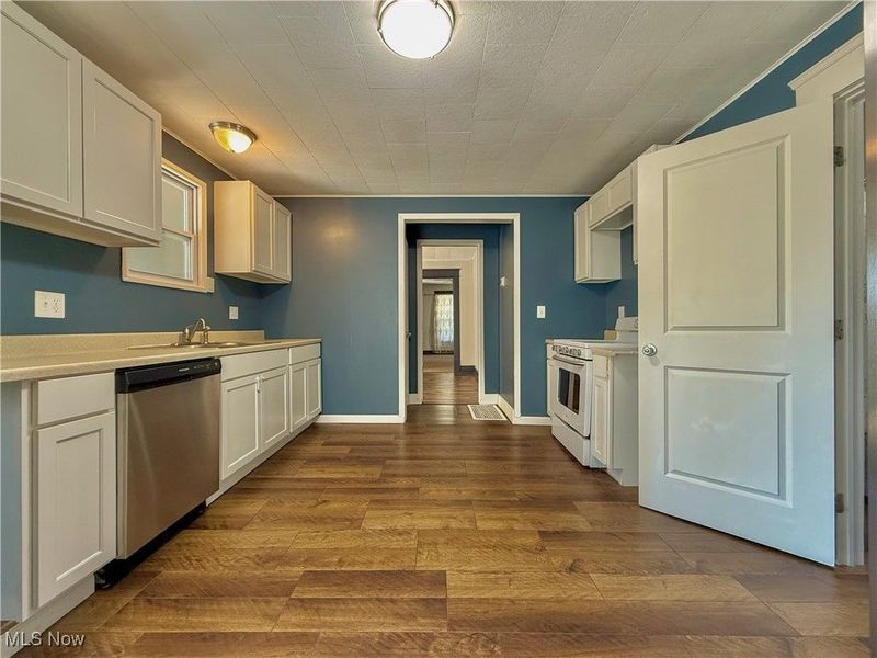 387 4th Street NW, Barberton, OH 44203 Photo 7