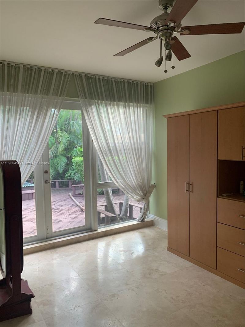 310 191st Ter, Sunny Isles Beach, FL 33160 Photo
