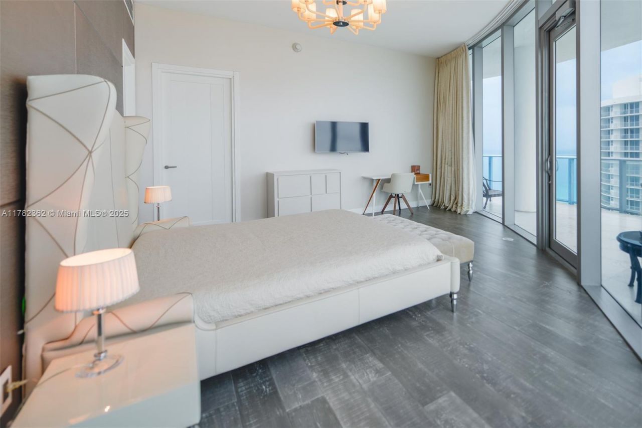 17475 Collins Ave, Unit 1703, Sunny Isles Beach, FL 33160 Photo