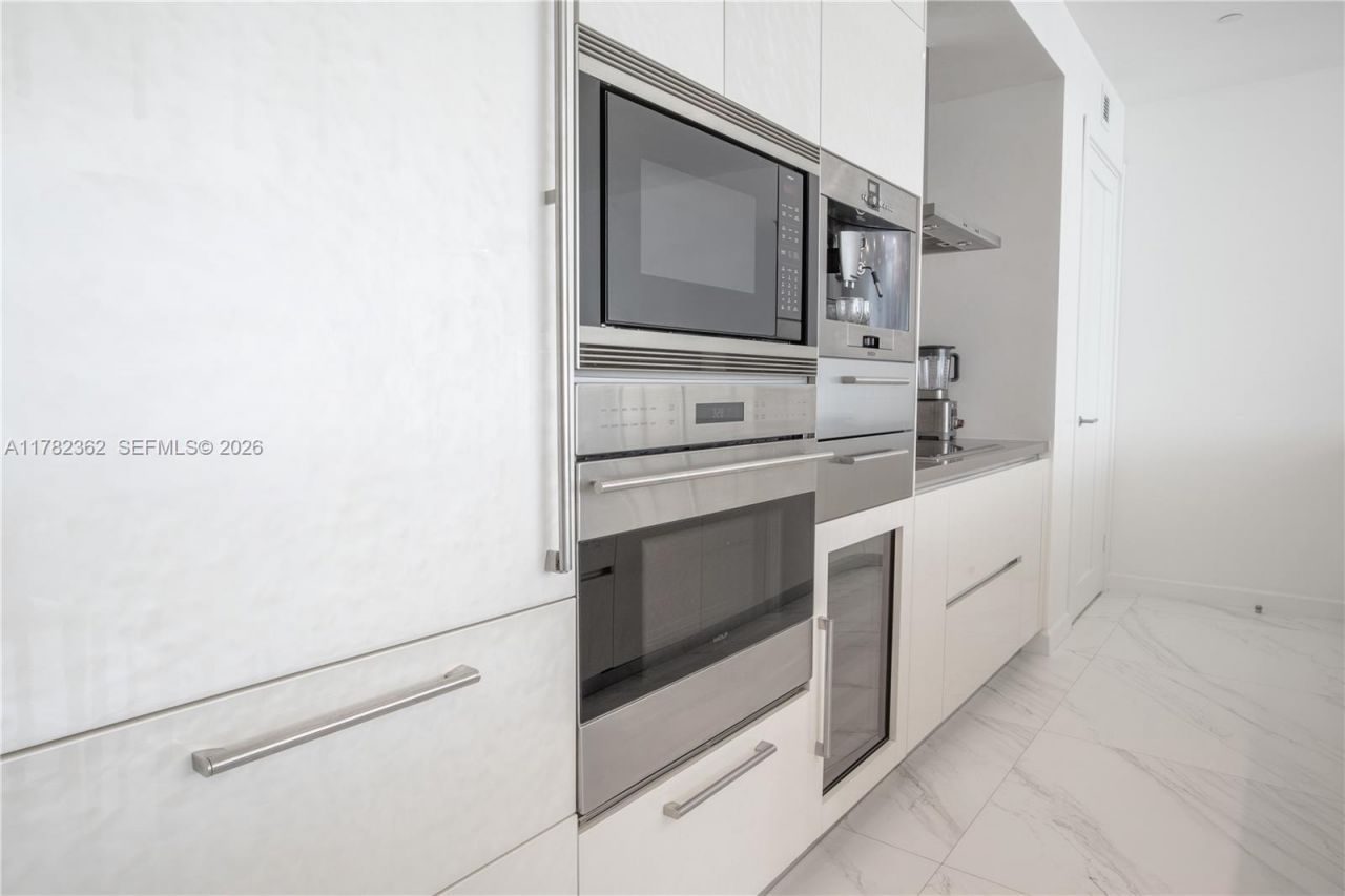 17475 Collins Ave, Unit 1703, Sunny Isles Beach, FL 33160 Photo