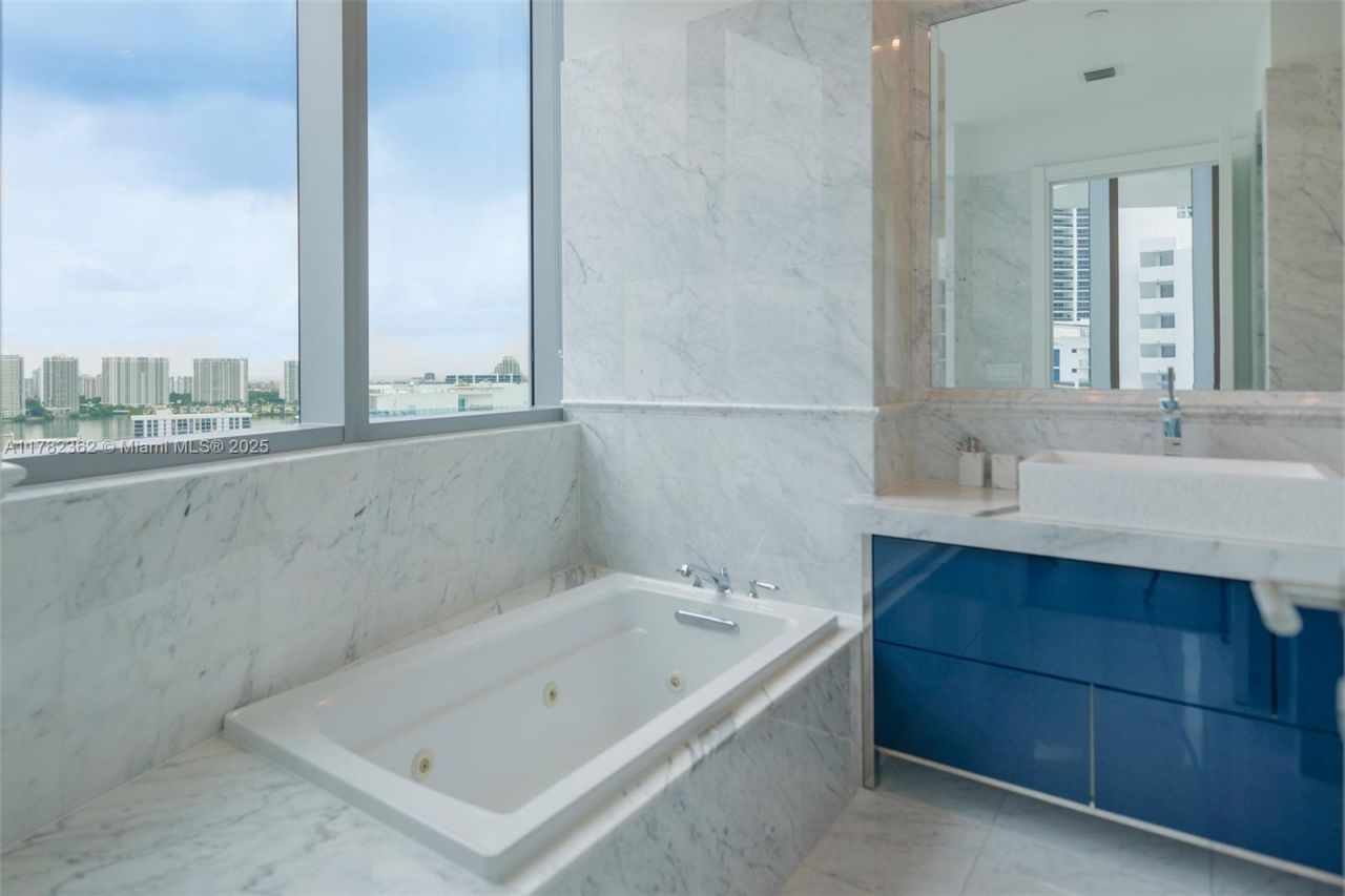 17475 Collins Ave, Unit 1703, Sunny Isles Beach, FL 33160 Photo