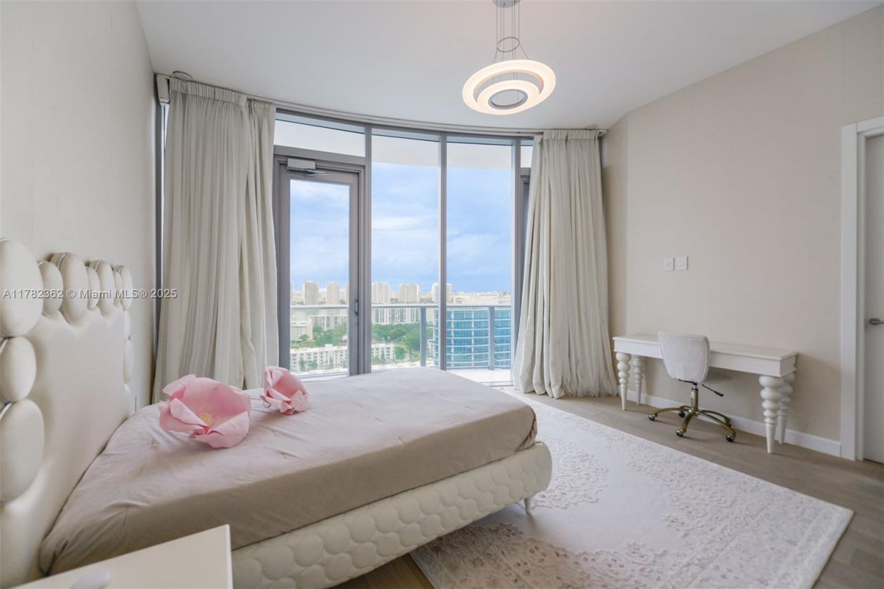 17475 Collins Ave, Unit 1703, Sunny Isles Beach, FL 33160 Photo