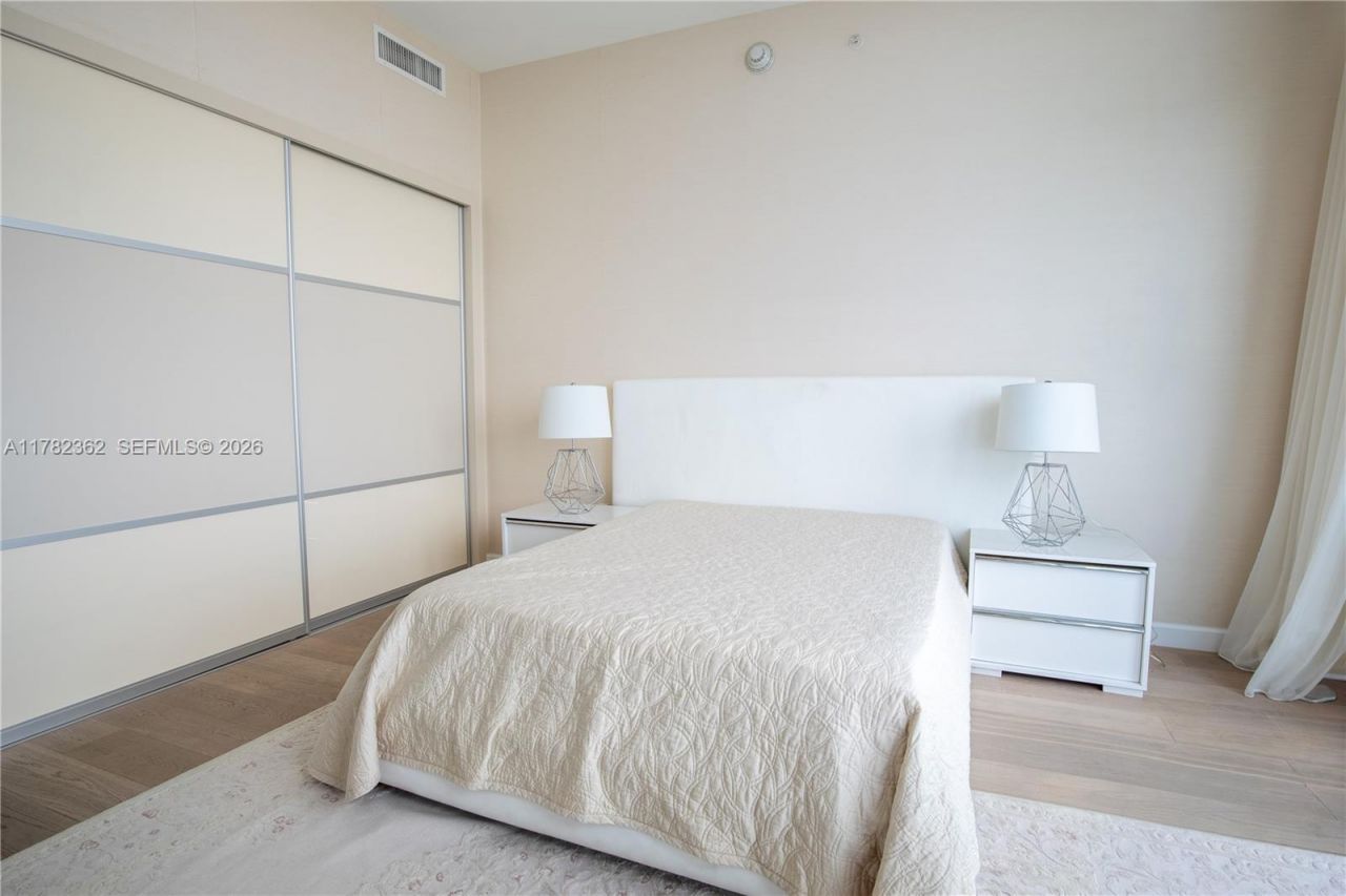 17475 Collins Ave, Unit 1703, Sunny Isles Beach, FL 33160 Photo