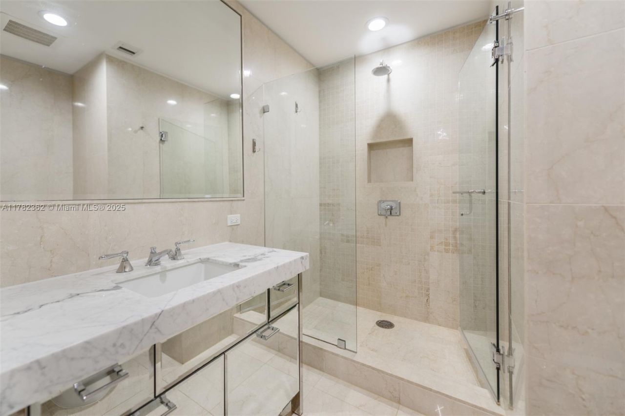 17475 Collins Ave, Unit 1703, Sunny Isles Beach, FL 33160 Photo