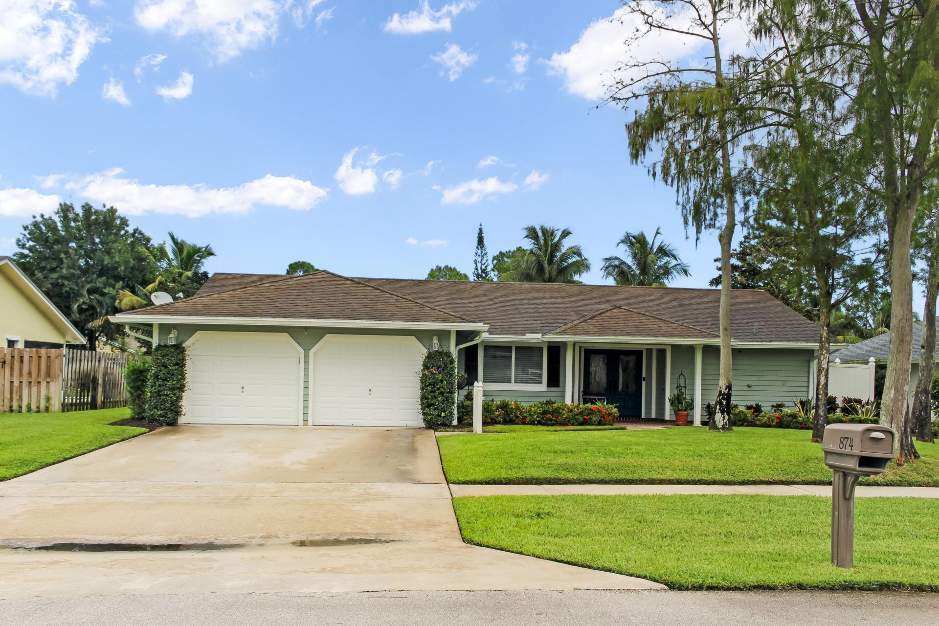 874 Blueberry Drive, Wellington, FL 33414 Photo