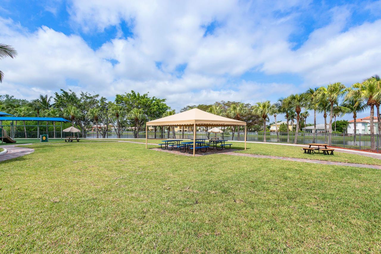 9885 Woodworth Court, Wellington, FL 33414 Photo