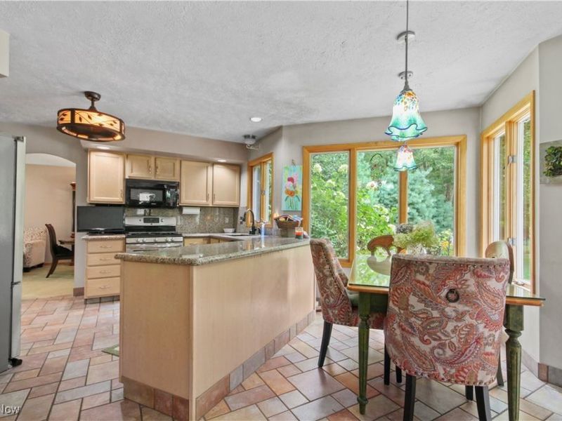 391 Centennial Drive, Vienna, OH 44473 Photo 11