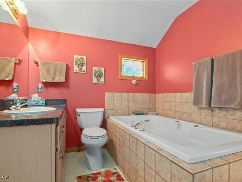 391 Centennial Drive, Vienna, OH 44473 Photo 17